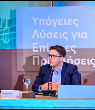ΣΤΑΥΡΟΣ ΤΟΜΑΖΙΝΑΚΗΣ